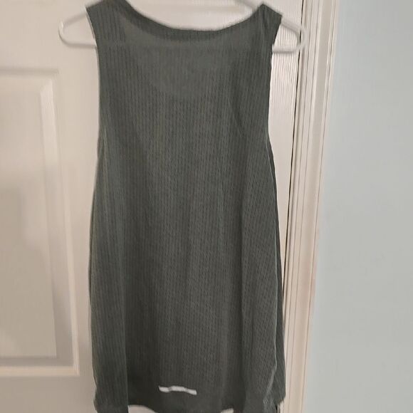 Nike Gray Relaxed Tank Top - Picture 6 of 6